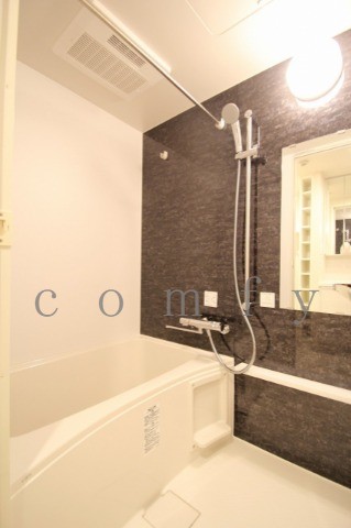 バス・シャワールーム　浴室乾燥機付きお風呂