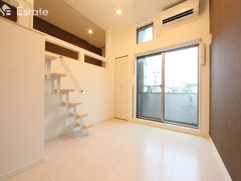 居室・リビング　内装