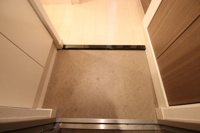 玄関　※別室の参考写真の為、現況優先です。