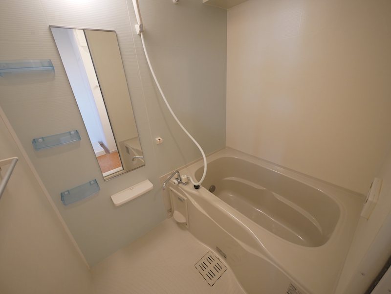 バス・シャワールーム　シャワー・追い焚き給湯