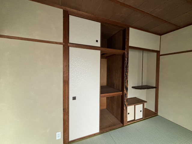 居室・リビング　来客時にも便利な和室付き