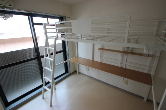 居室・リビング　※別室の写真です