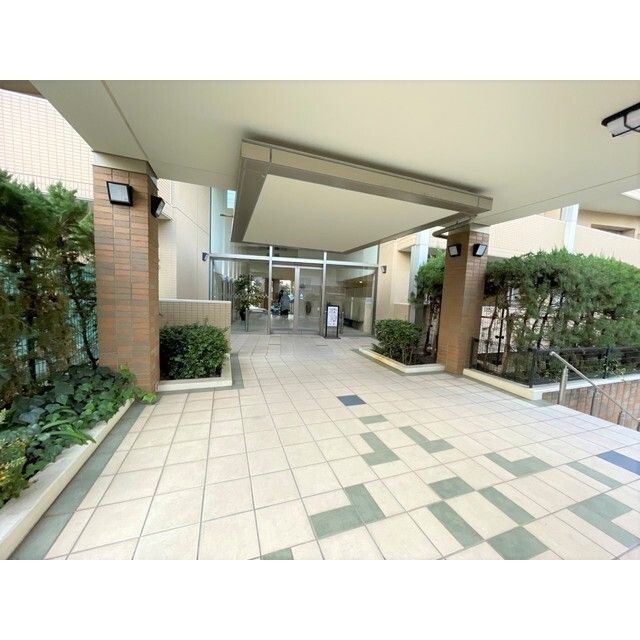 エントランス　建物の内部です