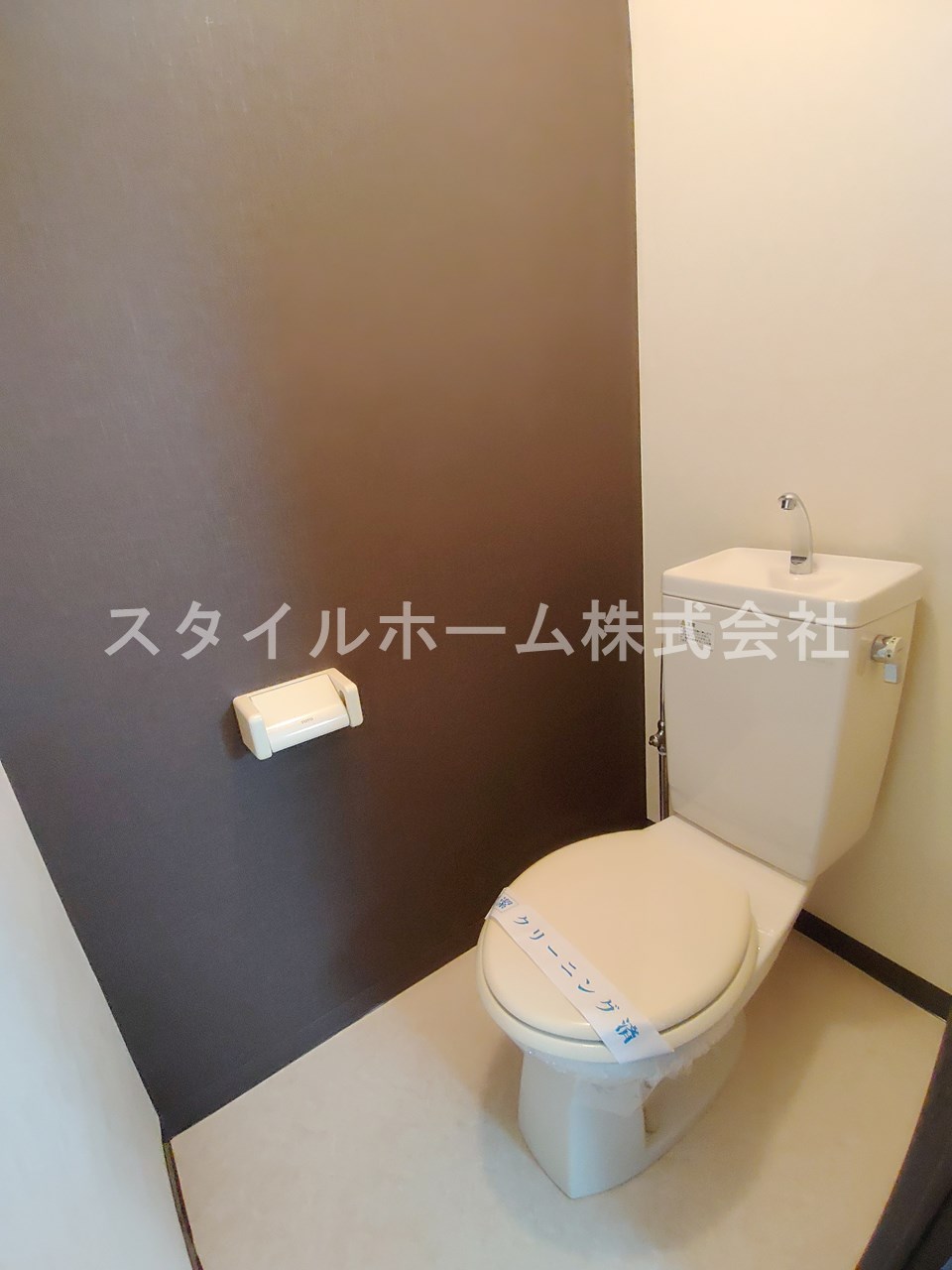 トイレ　別部屋写真です。