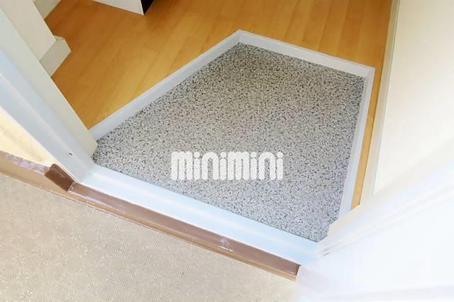 玄関　同物件３階の写真です。