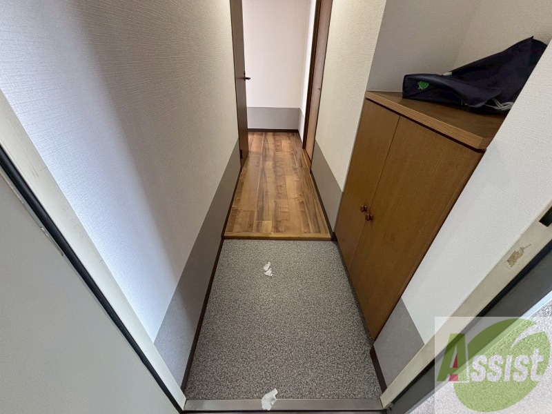 玄関　玄関の様子です。明るい印象ですね。気分もあがりそう。