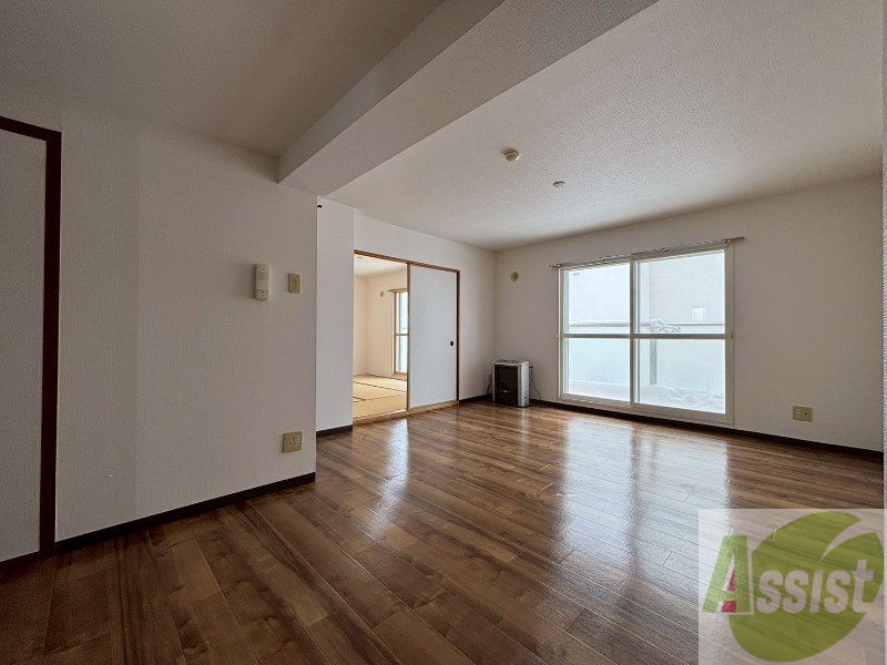 居室・リビング　広くてキレイなお部屋が広がっていて、充実した生活が送れそう。