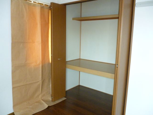 収納　南側洋室の収納スペースです