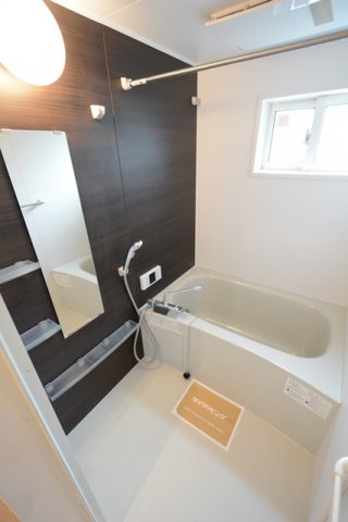 バス・シャワールーム　浴室乾燥・追い炊き機能付きで便利☆