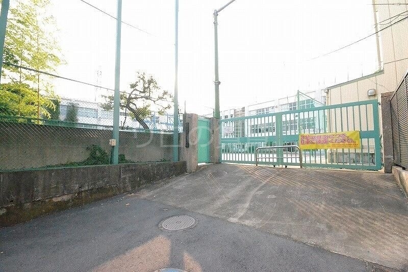 小学校　洗足池小学校（小学校）まで572m