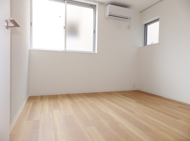 居室・リビング　同管理会社類似物件