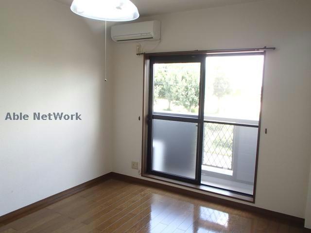 居室・リビング　※同物件別部屋の写真です。