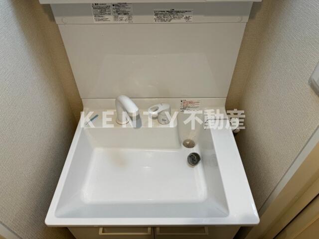 洗面設備　スペースが確保できる洗面所です