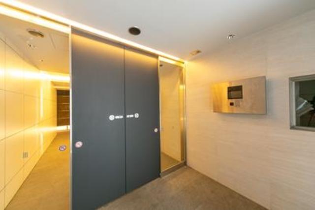 エントランス　建物の内部です