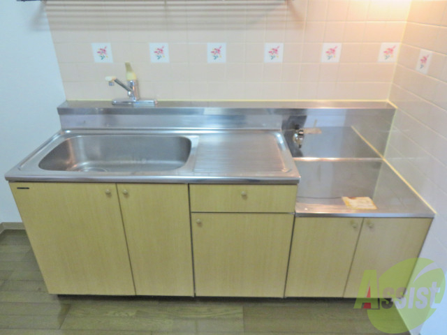 キッチン　シンプルなキッチンです。一人暮らしは最適ですね。