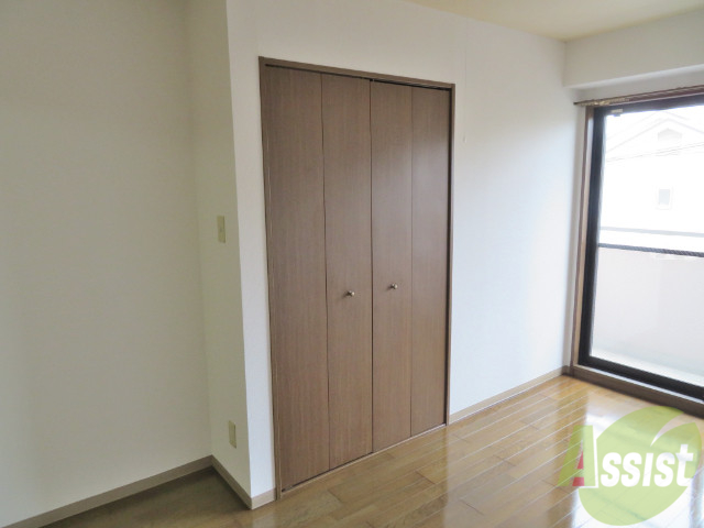 収納　クローゼットがありました。お洋服や荷物はここへ