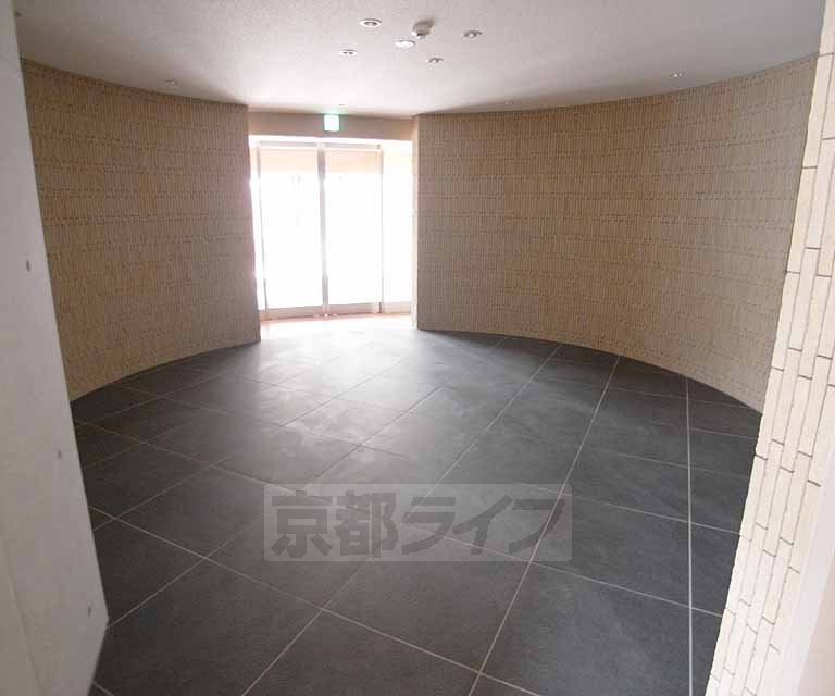 エントランス　広いエントランスです。