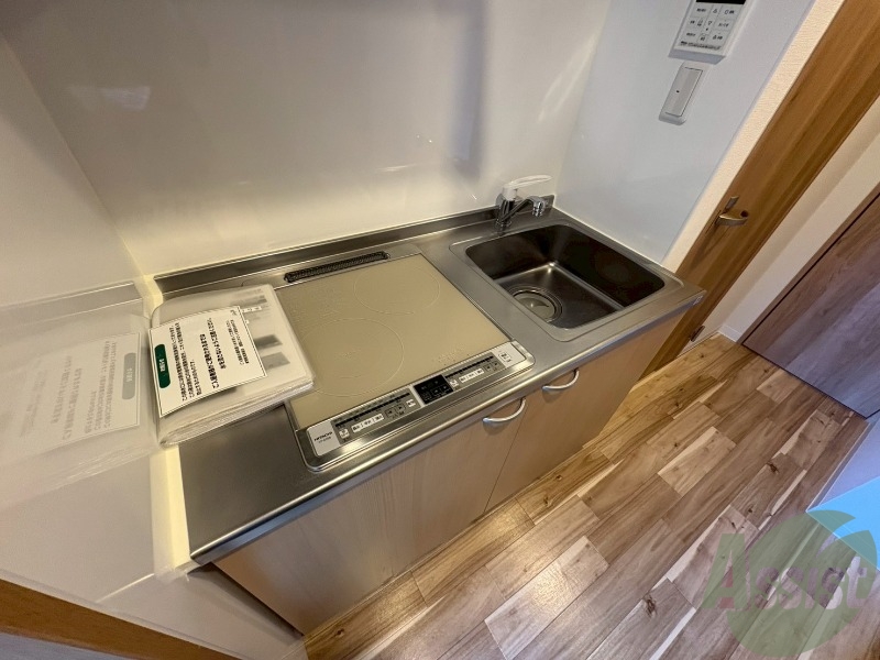 キッチン　こちらはキッチンになります。ＩＨ２口付いております。