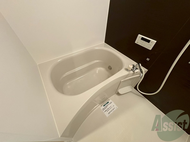 バス・シャワールーム　こちらは浴室になります。追い焚き機能付です。