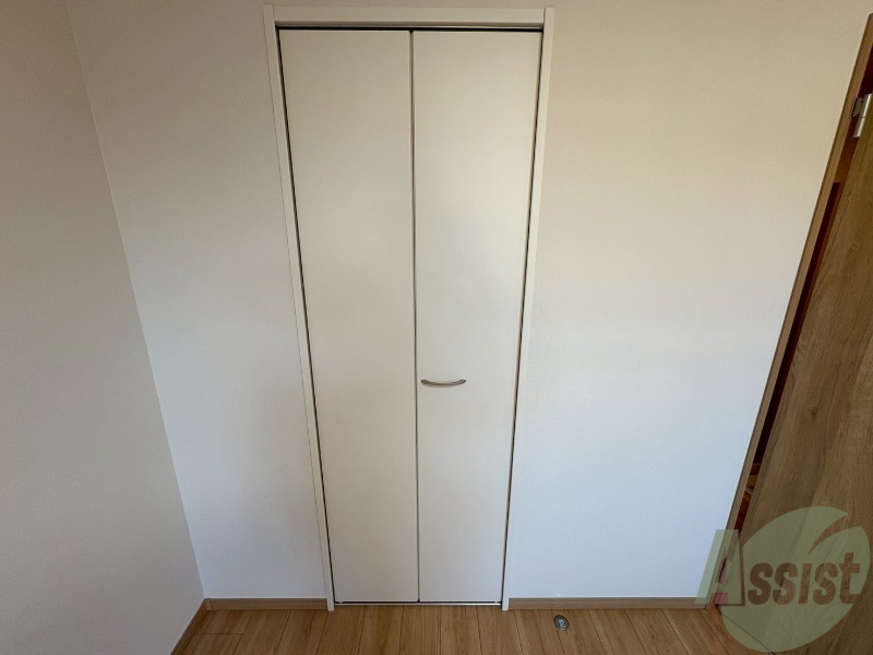 収納　こちらは収納になります。衣類の収納に便利ですね。