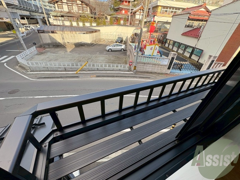 バルコニー　こちらはバルコニーになります。物干しはこちらで。