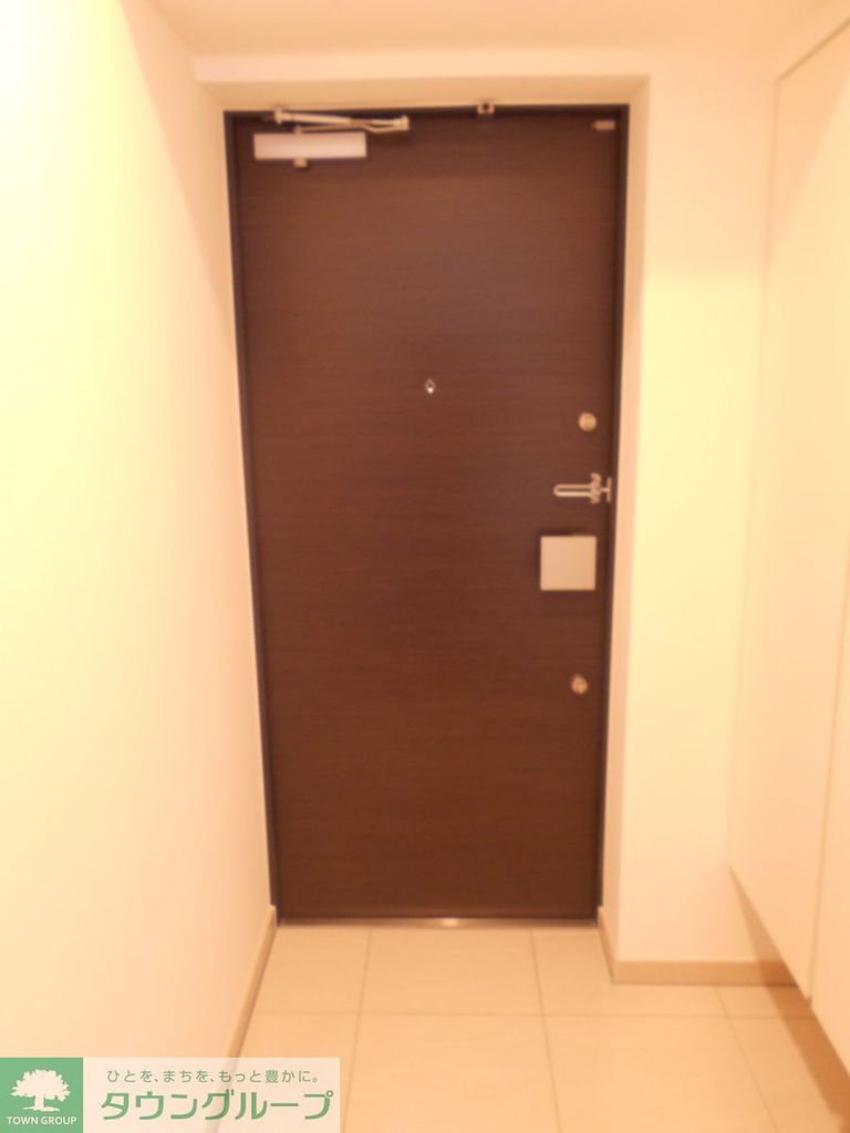 玄関　反転タイプのお部屋の写真です☆