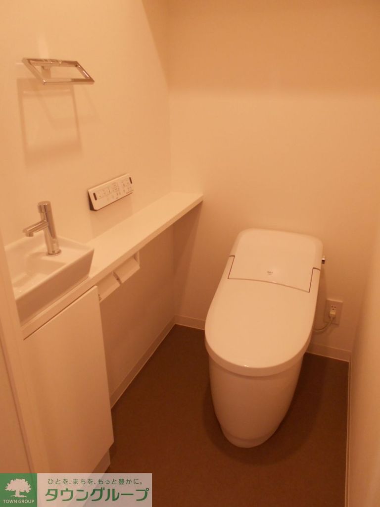 トイレ　反転タイプのお部屋の写真です☆