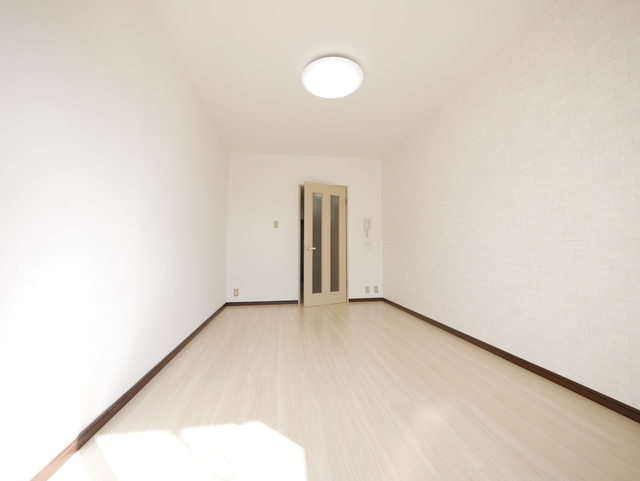 居室・リビング　★リフォーム済でフローリングのきれいなお部屋です★