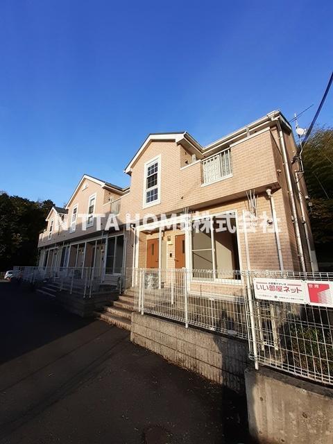 エントランス　清潔感のあるエントランスです♪