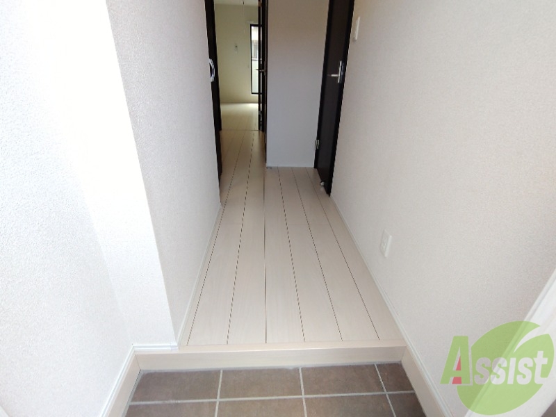 玄関　玄関を撮影しました。明るい印象を受けますね。