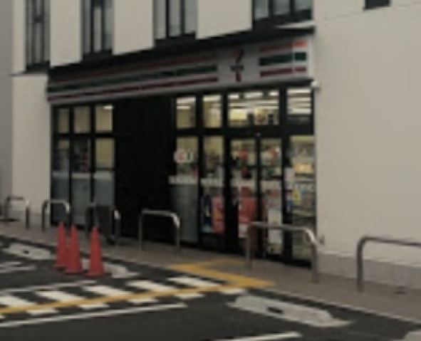 コンビニ　セブンイレブン大田区西蒲田4丁目店（コンビニ）まで370m