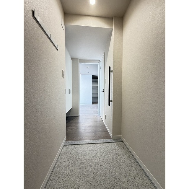 玄関　玄関ホールでプライベート空間を守ります♪