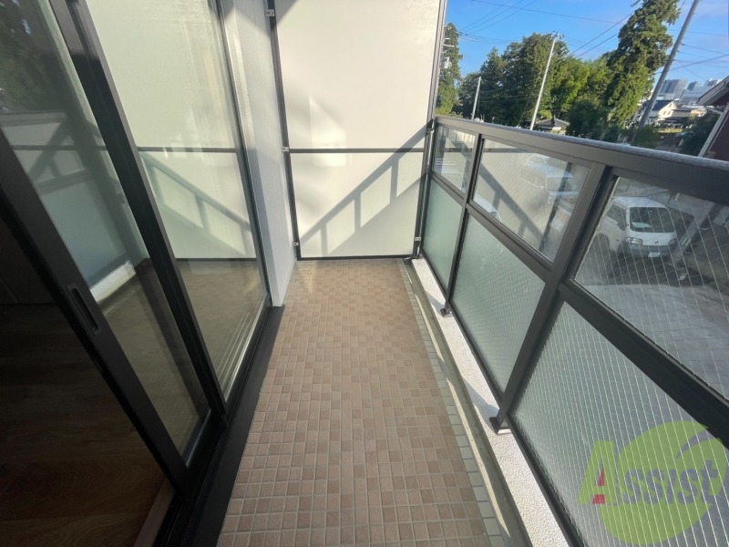 バルコニー　バルコニーは幅もしっかりあって洗濯物がはかどりそうですね。