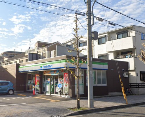 コンビニ　ファミリーマート 灘大内店（コンビニ）まで197m