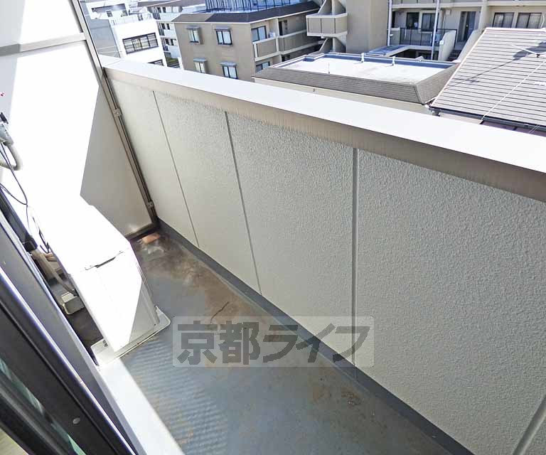 バルコニー　広々としたバルコニーです。