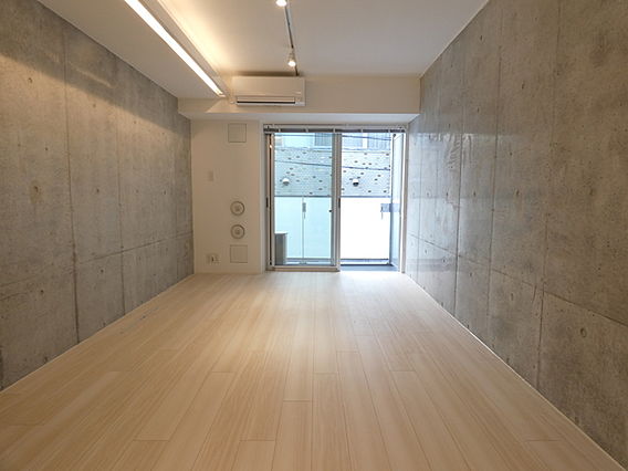 居室・リビング　※別部屋の参考写真です。