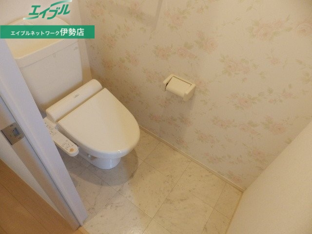 トイレ　同型参考写真