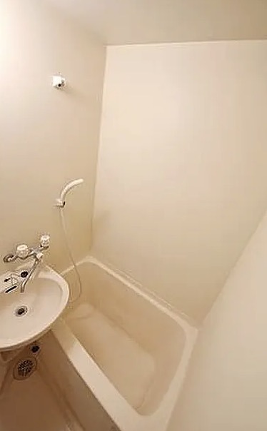 バス・シャワールーム　※別部屋参考写真