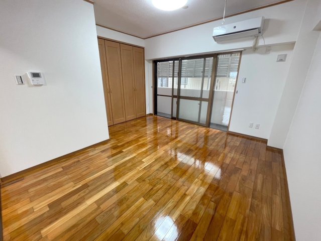 居室・リビング　※別部屋の写真になっております　現状優先です