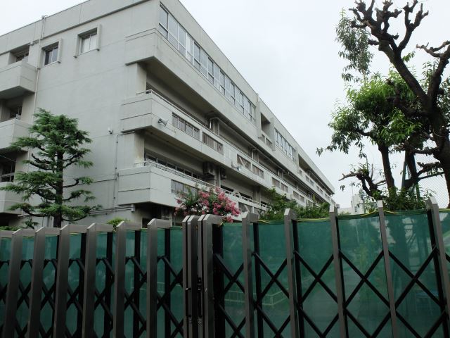 中学校　市立第二中学校（中学校）まで180m