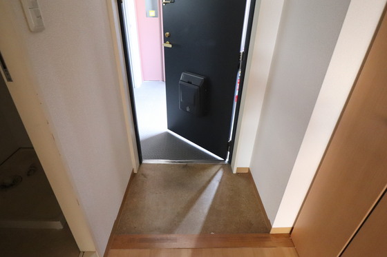 玄関　※別部屋の写真です