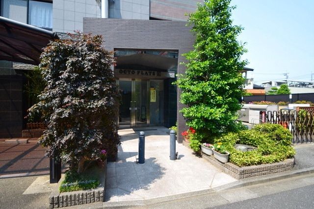 エントランス　タウンハウジング府中店まで