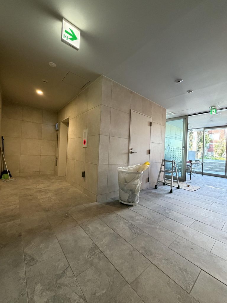 エントランス　エントランス