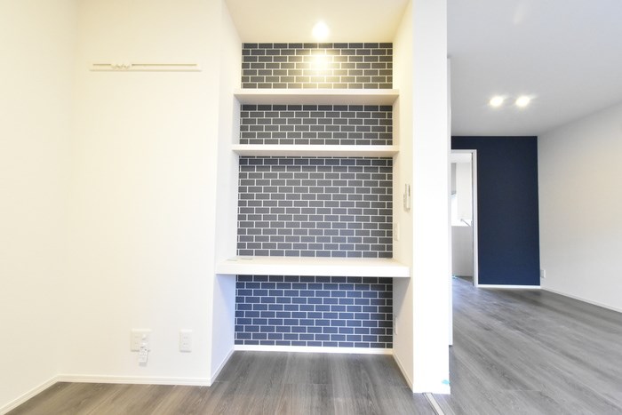 その他　ワークスペースには棚があり便利！