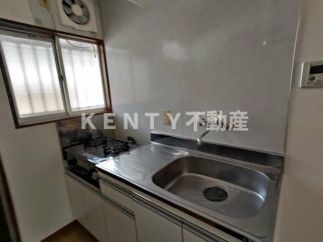 キッチン　コンパクトなキッチンで掃除もラクラク