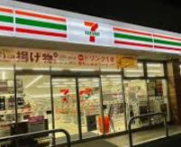 コンビニ　セブンイレブン環八高井戸店（コンビニ）まで743m