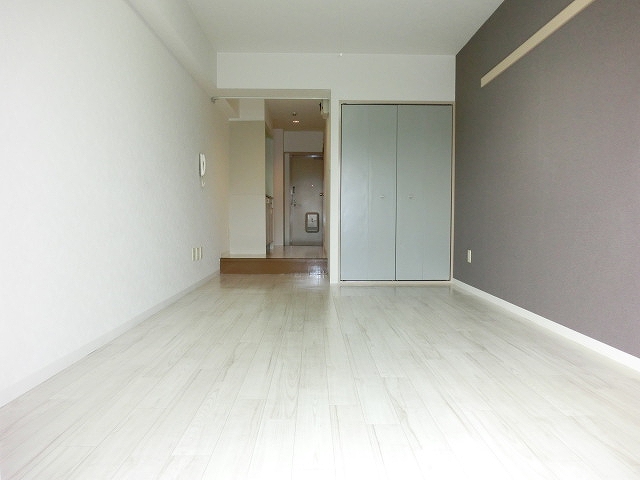 居室・リビング　【参考】コスモヒルズ中央林間の内装（現況優先）