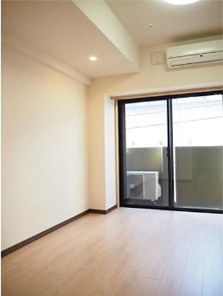 居室・リビング　※別部屋の参考写真です。