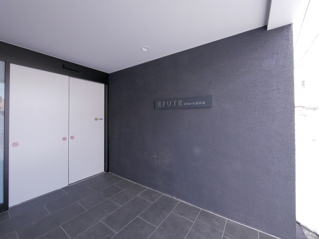 エントランス　重厚感のあるエントランスです。