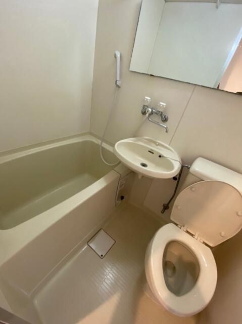 バス・シャワールーム　お風呂で日々の疲れを落としましょう